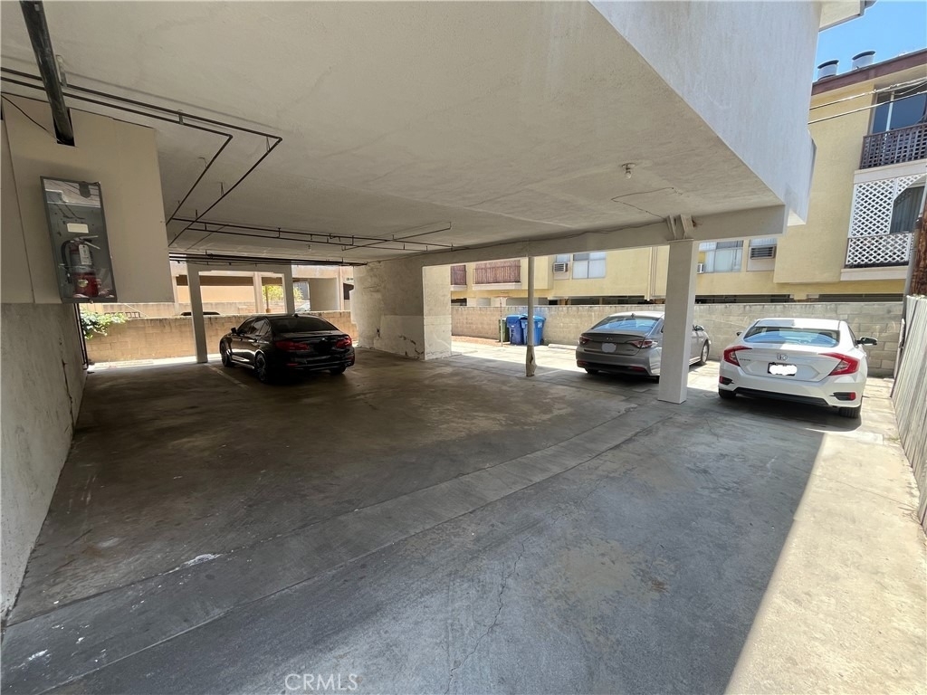 1933 Pelham Avenue - Photo 22