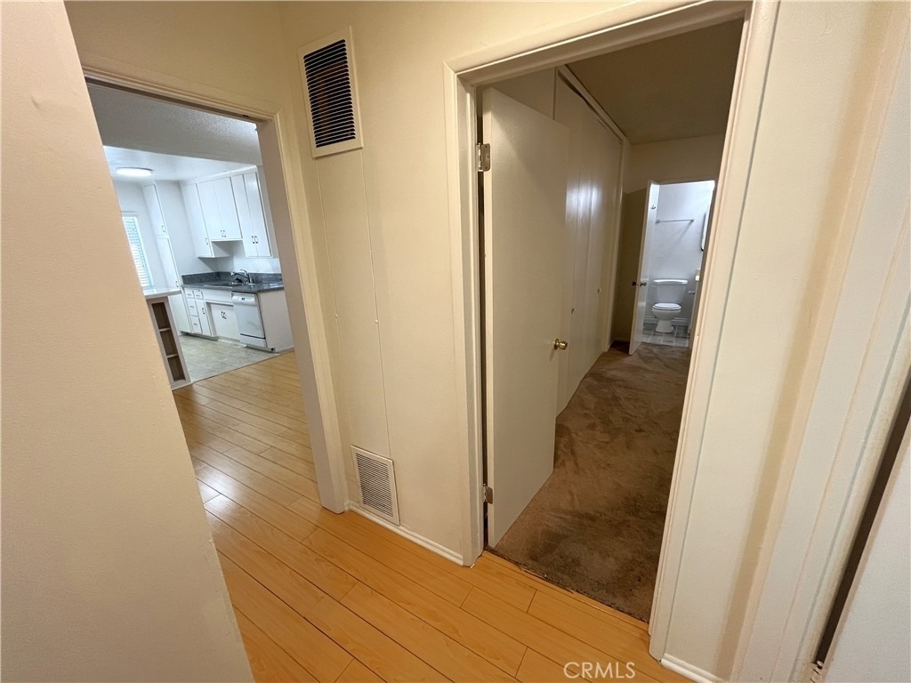 1933 Pelham Avenue - Photo 14