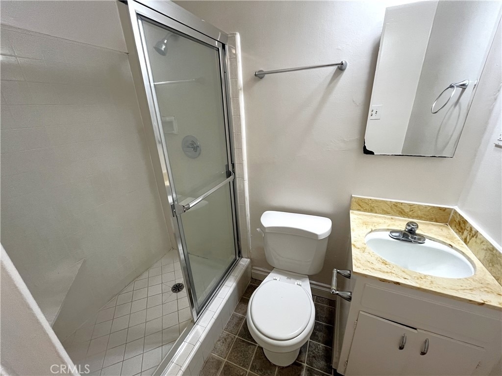 1933 Pelham Avenue - Photo 18