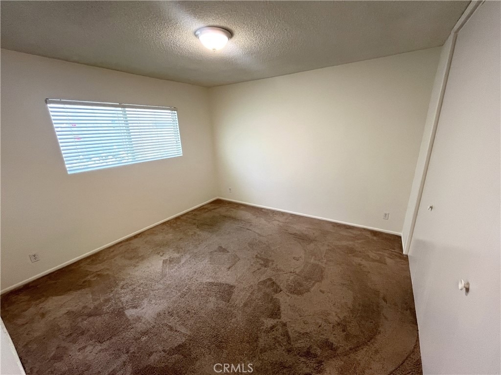 1933 Pelham Avenue - Photo 12