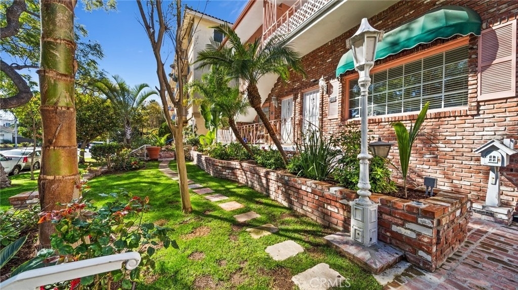 921 S Leland Street - Photo 3
