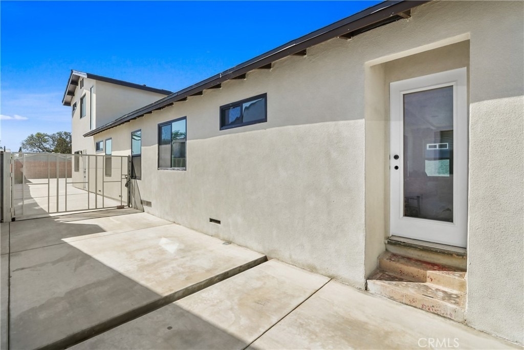1614 W 214th - Photo 2