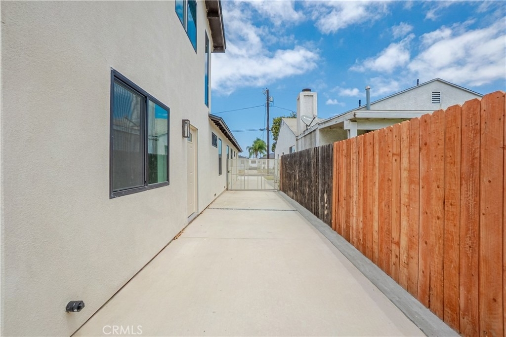 1614 W 214th - Photo 21