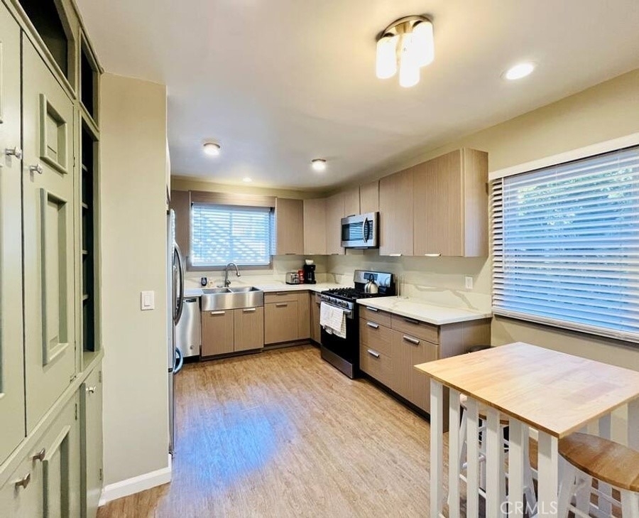 226 S Rexford Drive - Photo 10