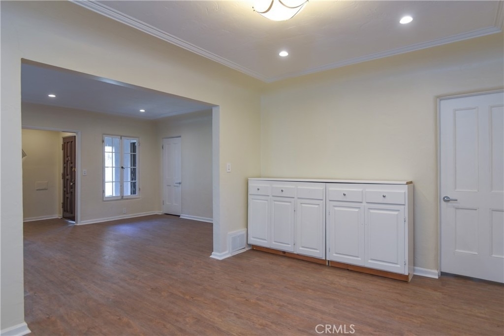 226 S Rexford Drive - Photo 4