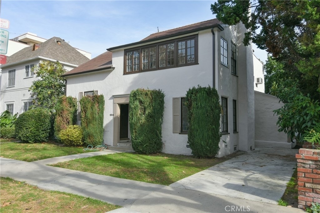 226 S Rexford Drive - Photo 0