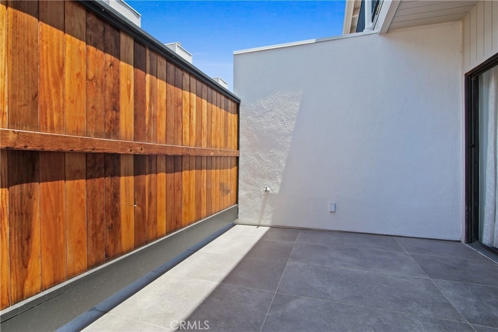1133 24th Street - Photo 2