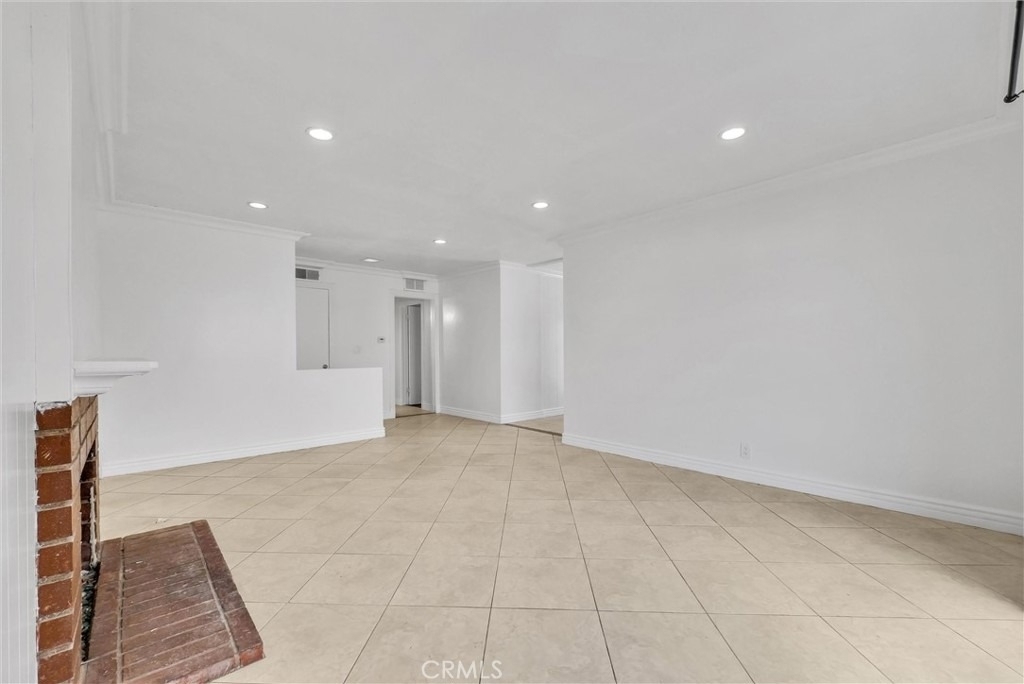 8801 Mays Avenue - Photo 4
