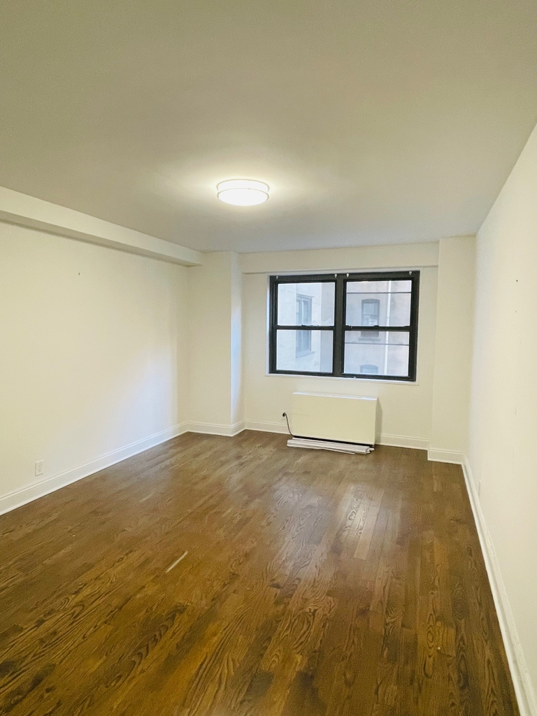 400 East 89th Street - Photo 9