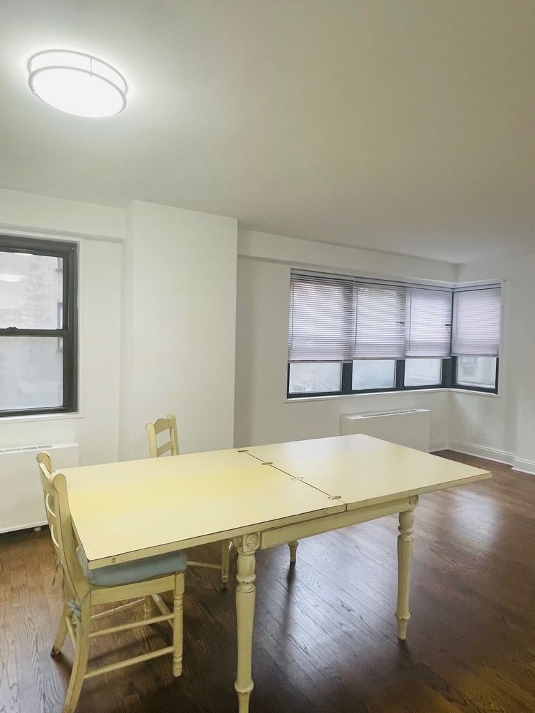 400 East 89th Street - Photo 1