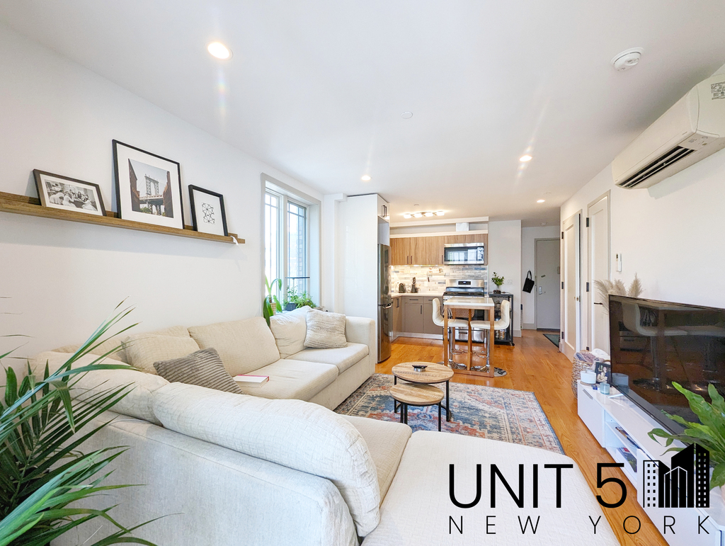 319 Graham Avenue - Photo 5
