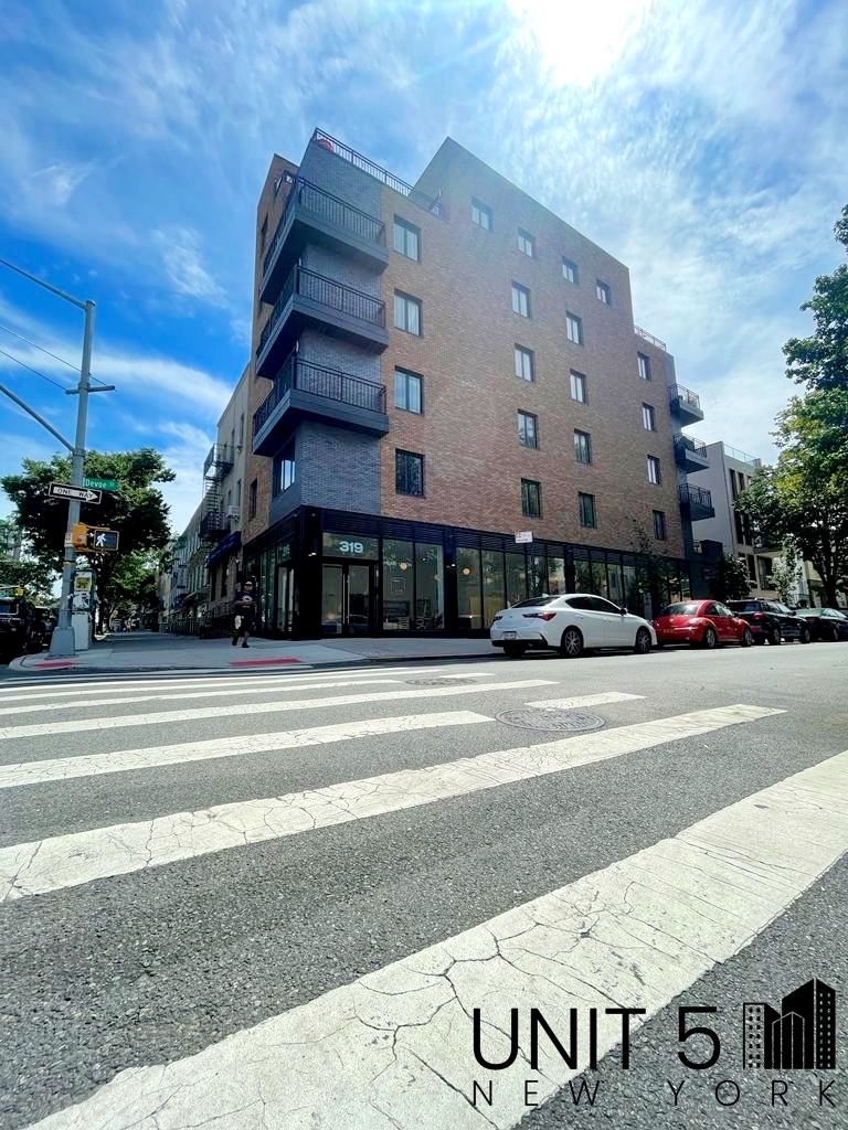 319 Graham Avenue - Photo 17
