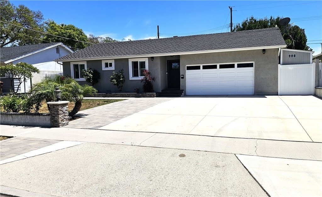 1124 W Woodcrest Avenue - Photo 1