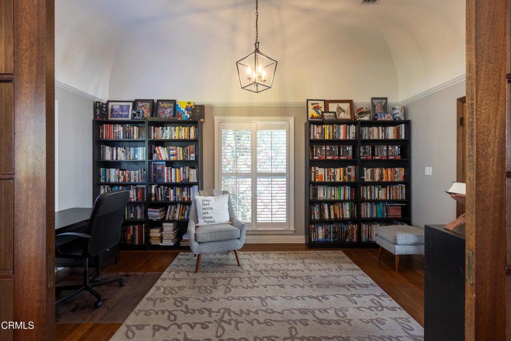 1541 Rose Villa Street - Photo 7