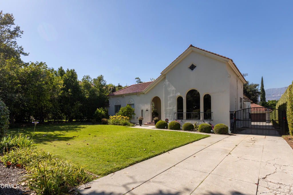 1541 Rose Villa Street - Photo 1