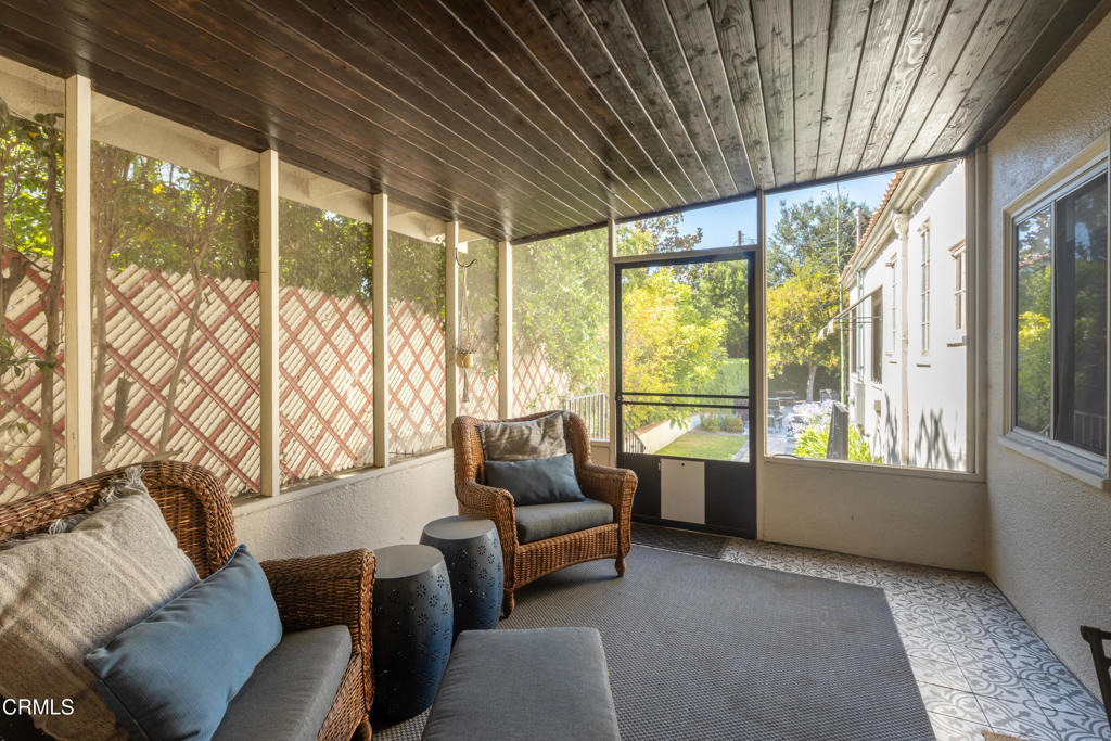 1541 Rose Villa Street - Photo 29