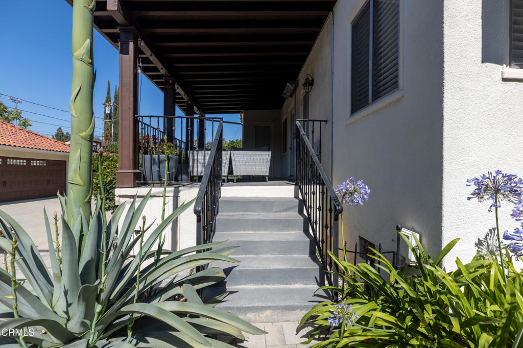 1541 Rose Villa Street - Photo 33