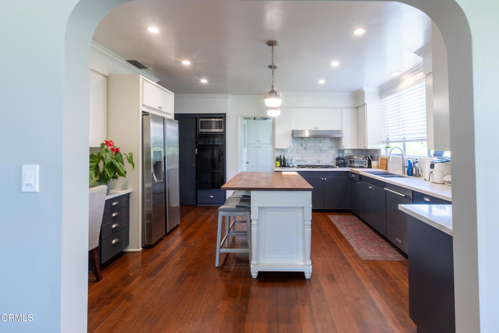1541 Rose Villa Street - Photo 11