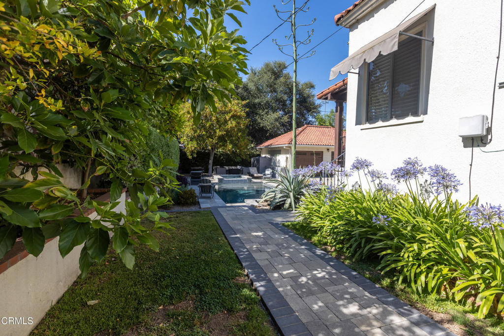 1541 Rose Villa Street - Photo 31