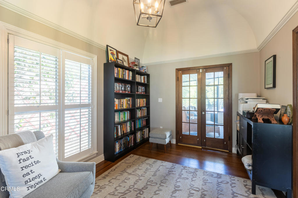 1541 Rose Villa Street - Photo 8