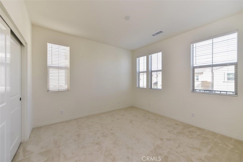 117 Halo - Photo 17