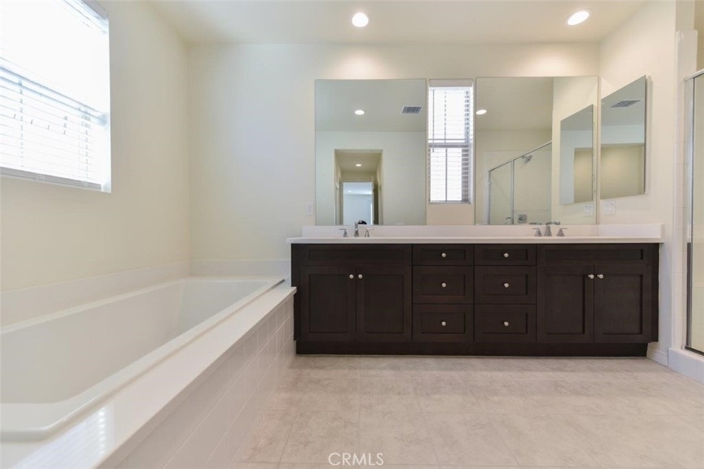 117 Halo - Photo 24