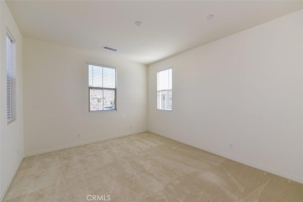 117 Halo - Photo 15