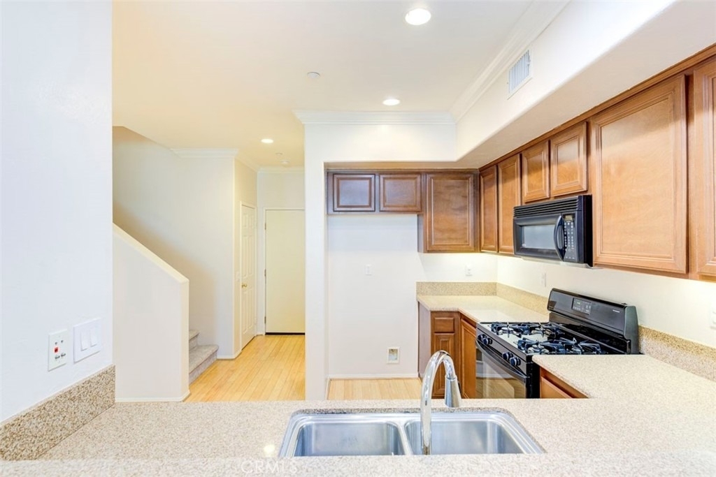 7 Chilmark Street - Photo 7