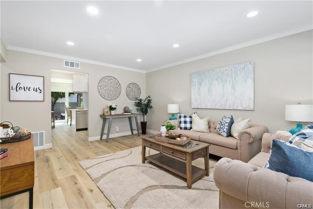 713 N Morgan Street N - Photo 5