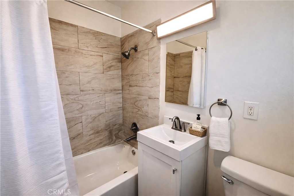 1826 W Sallie - Photo 2