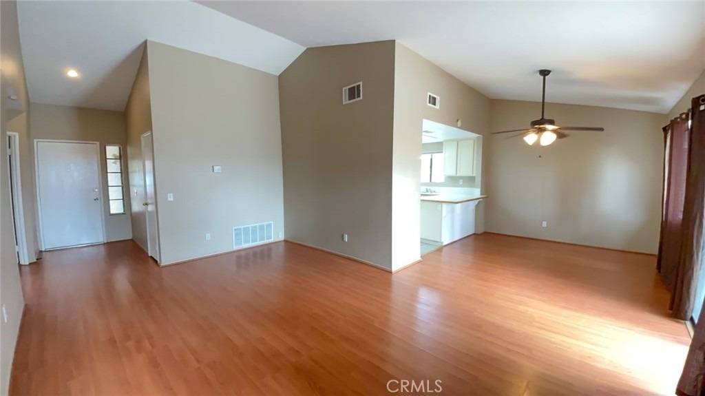 560 Boston Street - Photo 2