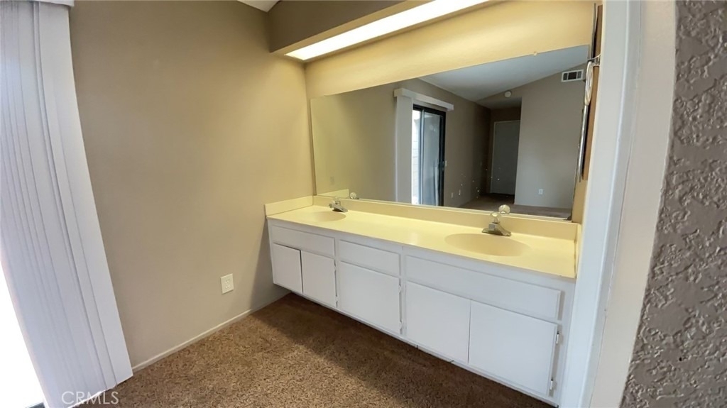560 Boston Street - Photo 10