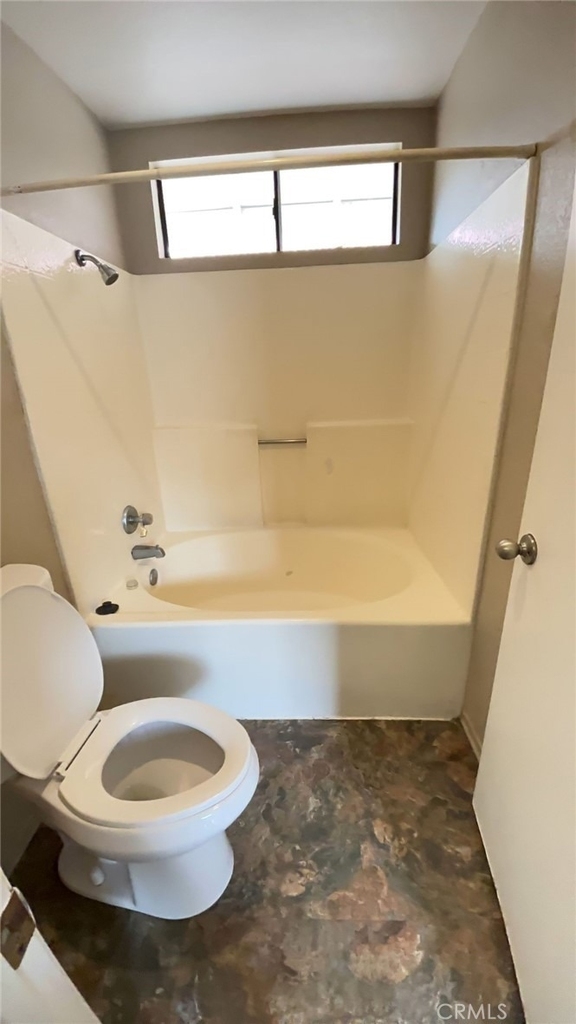 560 Boston Street - Photo 9