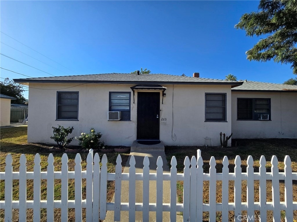260 W 18th Street - Photo 0