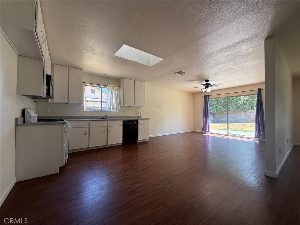 1677 Rosena Avenue - Photo 1