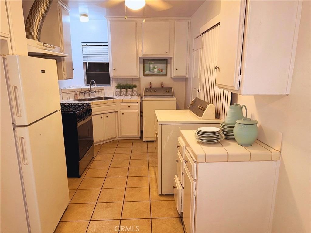 843 W Walnut - Photo 10