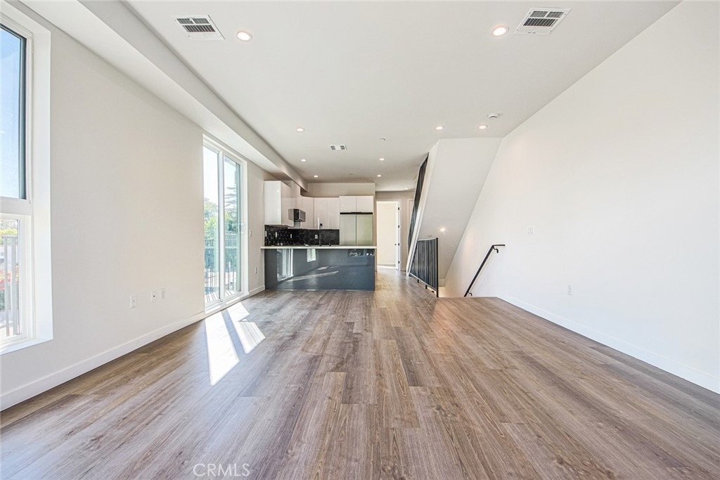 10719 Addison Street - Photo 24