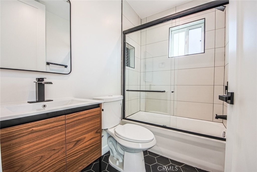 10719 Addison Street - Photo 11