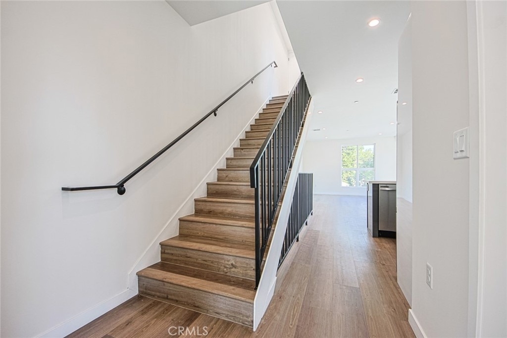 10719 Addison Street - Photo 12