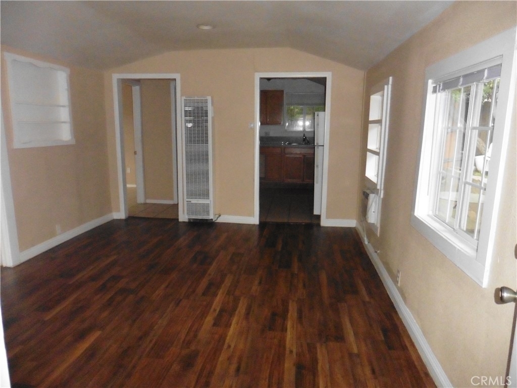 355 Auburn - Photo 2