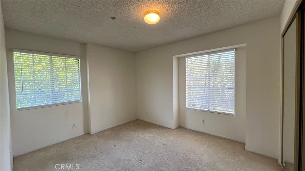 1037 Sunset Boulevard - Photo 3