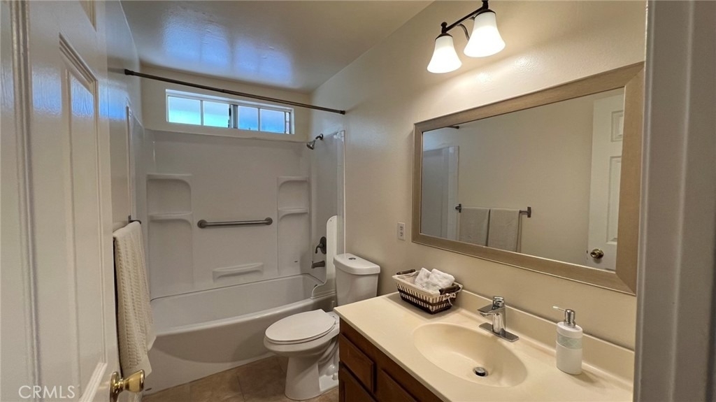 1037 Sunset Boulevard - Photo 8