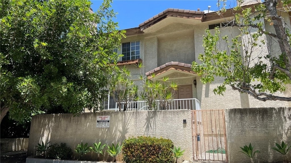 1037 Sunset Boulevard - Photo 0