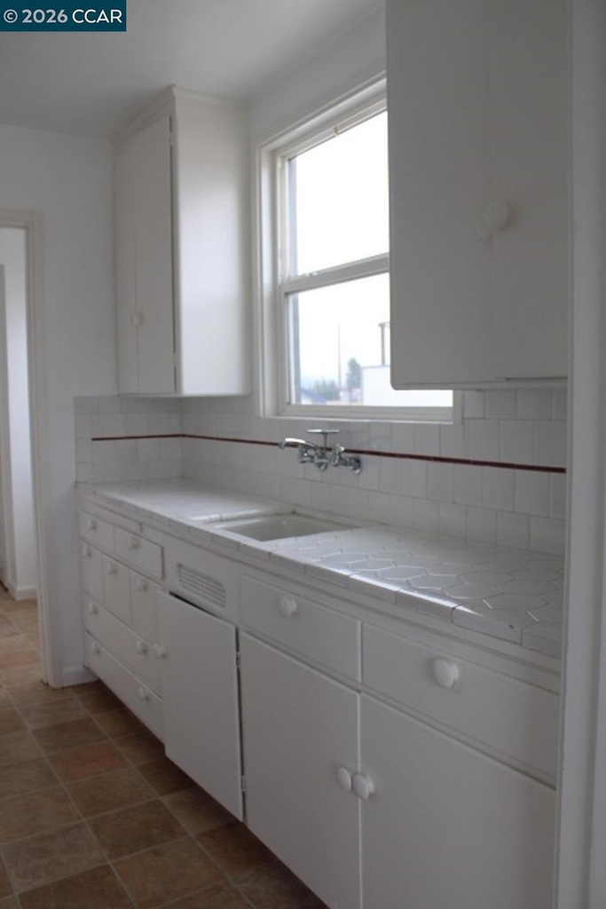 4010 Macdonald Ave - Photo 7
