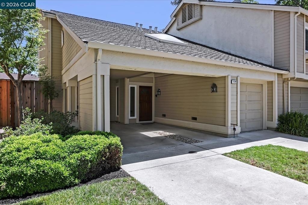 1539 Trimingham Dr - Photo 0