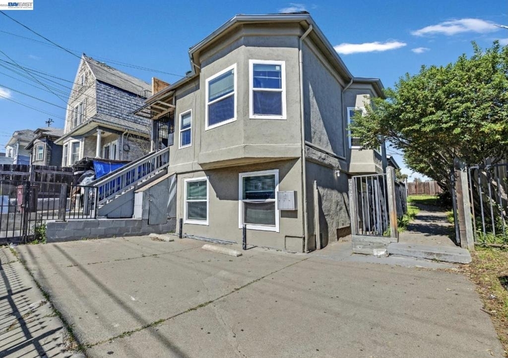 2424 E 24th Street - Photo 0