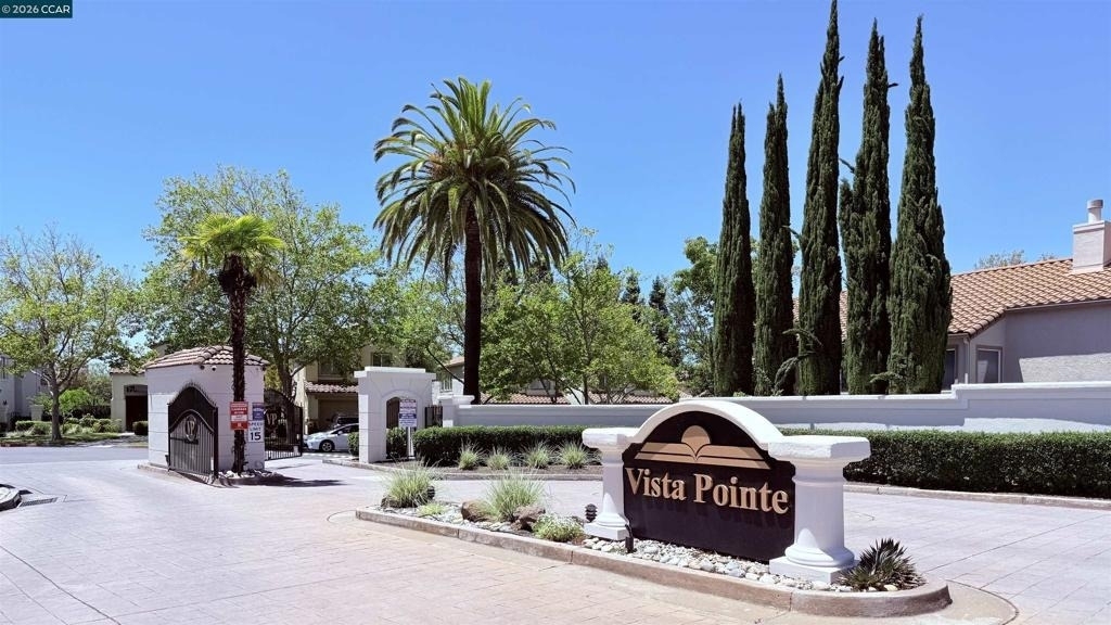 1023 Vista Pointe Cir - Photo 42