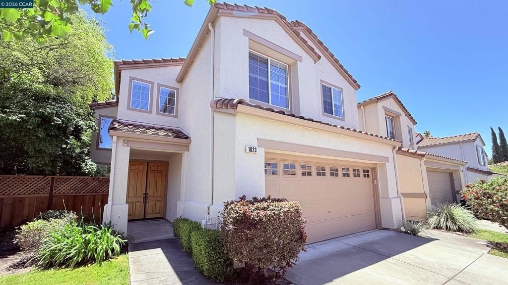 1023 Vista Pointe Cir - Photo 1