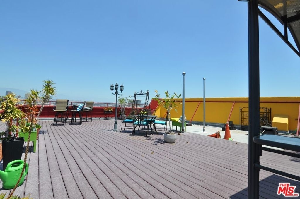 315 E 8th Street - Photo 22
