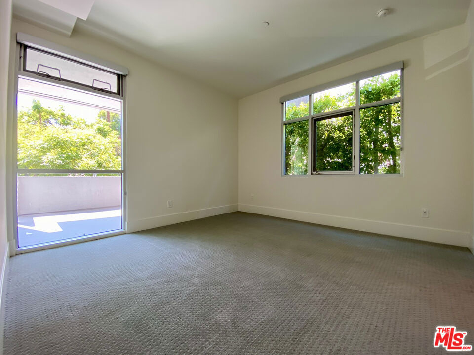 1232 N Kings Road - Photo 7